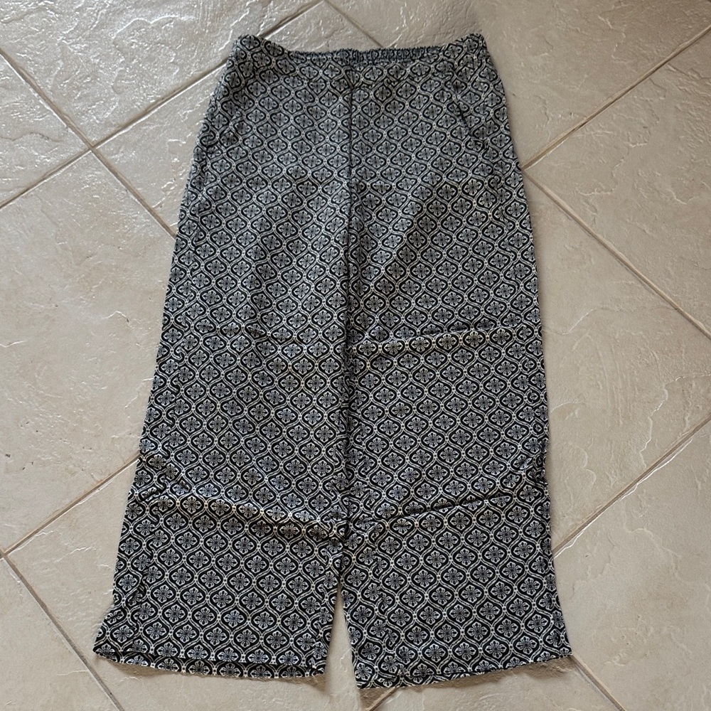 Old Navy Geometric Black and White Dress Pants